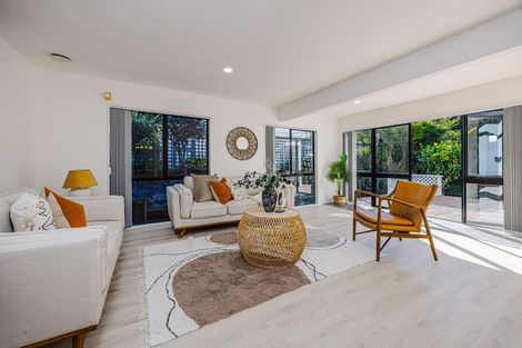 Photo of property in 99a Redoubt Road, Goodwood Heights, Auckland, 2105
