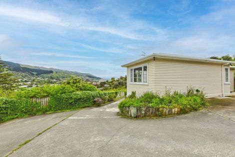 Photo of property in 8a Tawa Terrace, Tawa, Wellington, 5028