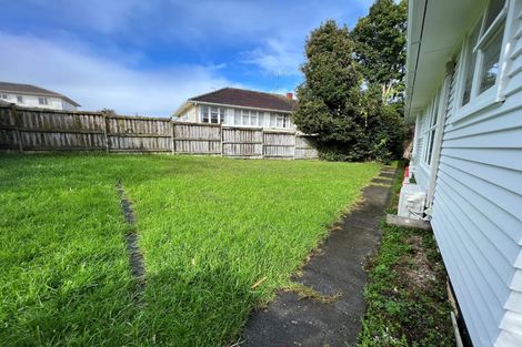 Photo of property in 20 Eastview Road, Glen Innes, Auckland, 1072