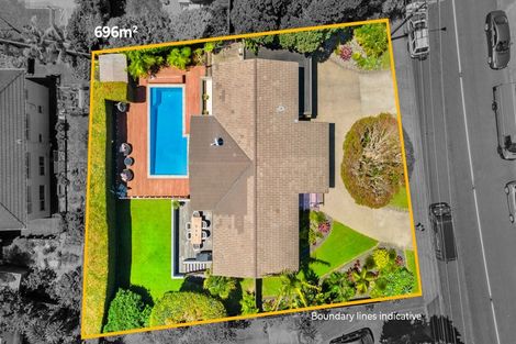 Photo of property in 29 Knights Road, Rothesay Bay, Auckland, 0630