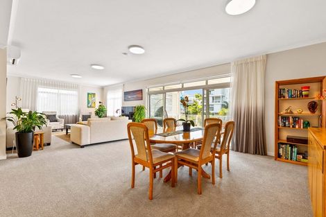 Photo of property in 77 Parkside Drive, Orewa, 0931