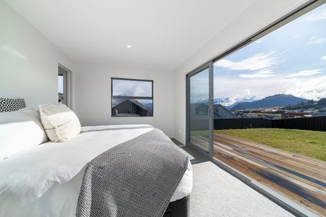 Photo of property in 8 The Heights Avenue, Wanaka, 9305