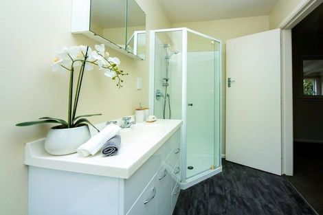 Photo of property in 147 Wairakei Road, Bryndwr, Christchurch, 8053