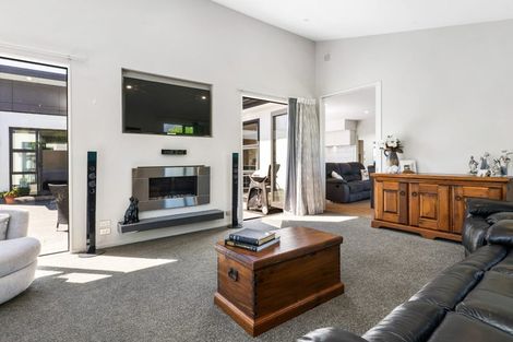 Photo of property in 1 Bargrove Close, Halswell, Christchurch, 8025