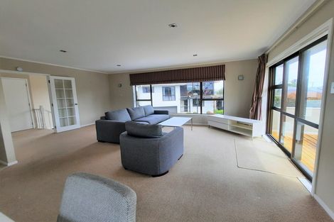 Photo of property in 1/4a Beresford Street, Bayswater, Auckland, 0622