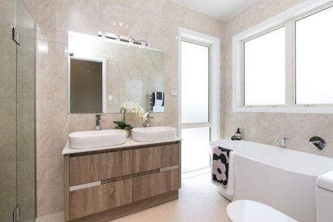 Photo of property in 11 Paso Fino Crescent, Karaka, Papakura, 2113