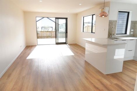 Photo of property in 16 Combat Street, Papakura, 2110