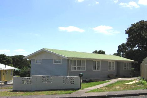 Photo of property in 11 Gatman Street, Birkdale, Auckland, 0626