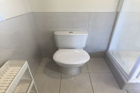 Photo of property in 903 West Coast Road, Waiatarua, Auckland, 0604