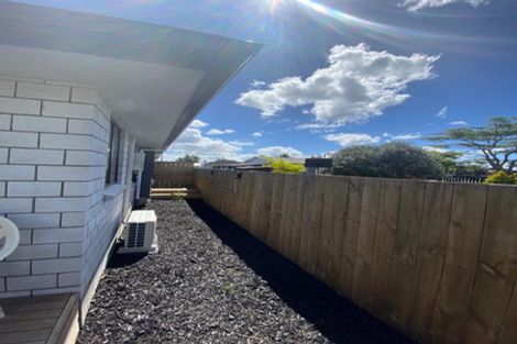 Photo of property in 2/26 Allen Street, Mangere East, Auckland, 2024