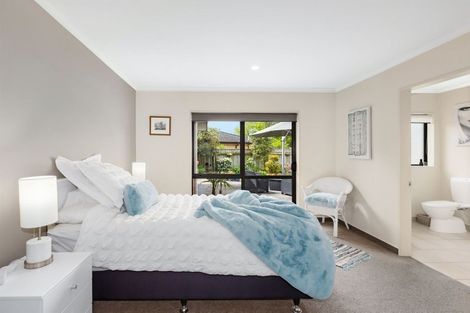 Photo of property in 17 Sams Way, Raumati South, Paraparaumu, 5032