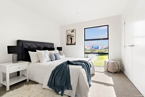 Photo of property in 25/47a Huntington Drive, Huntington Park, Auckland, 2013