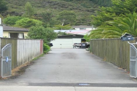 Photo of property in 82 Norana Road, Timberlea, Upper Hutt, 5018