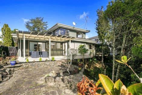 Photo of property in 6 Ravenstone Place, Chatswood, Auckland, 0626