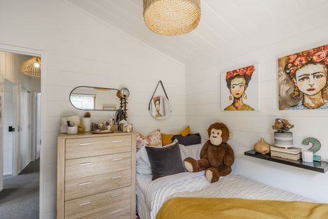 Photo of property in 19 Renown Road, Raumati South, Paraparaumu, 5032