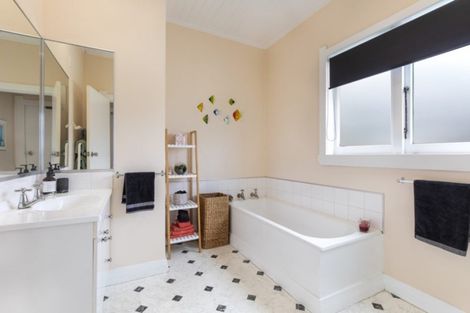 Photo of property in 28 Burns Street, Leamington, Cambridge, 3432