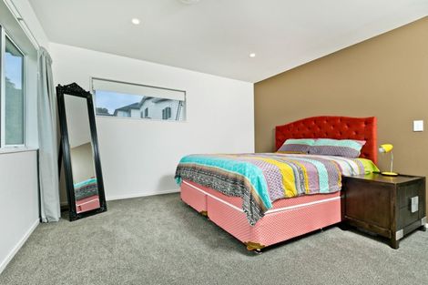 Photo of property in 28 Shah Place, Glen Eden, Auckland, 0602