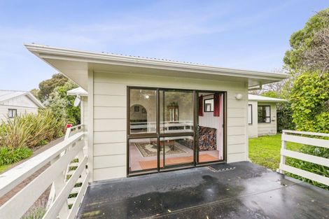 Photo of property in 66 Renown Road, Raumati South, Paraparaumu, 5032