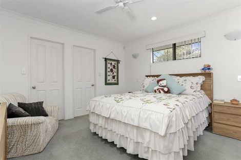 Photo of property in 7 Hercules Drive, Henderson, Auckland, 0612