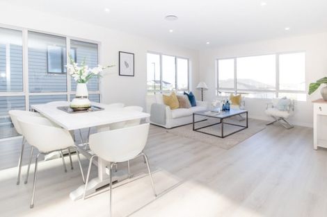 Photo of property in 98 Godfrey Drive, Orewa, 0931