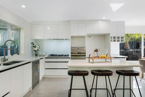 Photo of property in 31 Cricklade Terrace, Windsor Park, Auckland, 0632