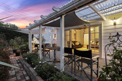 Photo of property in 15 Huia Road, Titirangi, Auckland, 0604