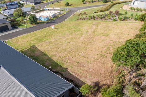 Photo of property in 14 Sunrise Place, Cable Bay, 0420