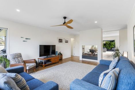 Photo of property in 28 Jane Gifford Place, Half Moon Bay, Auckland, 2012