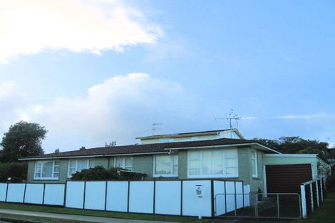 Photo of property in 2 Anthony Grove, Paraparaumu Beach, Paraparaumu, 5032