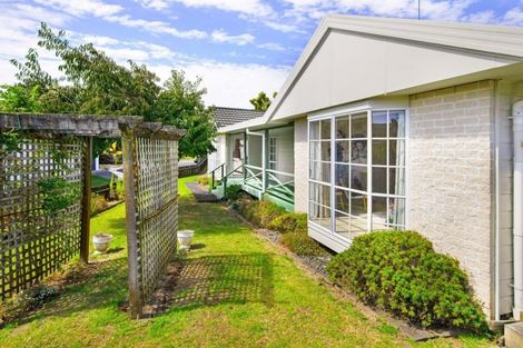 Photo of property in 12 Central Park Drive, Te Atatu South, Auckland, 0610