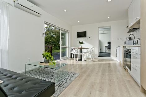 Photo of property in 2/152 Manuka Road, Bayview, Auckland, 0629