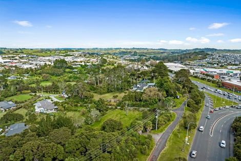 Photo of property in 9b Whangaparaoa Road, Red Beach, 0932