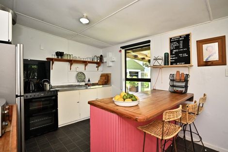 Photo of property in 8 Katrin Place, Mahia, 4198