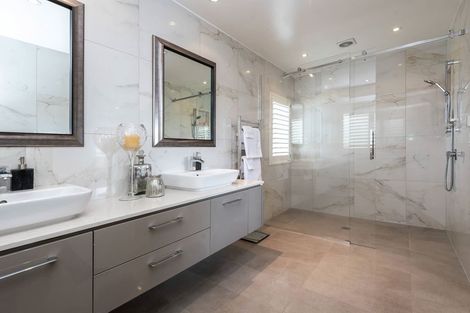 Photo of property in 14a The Parade, Bucklands Beach, Auckland, 2012