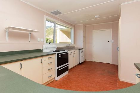 Photo of property in 3 Main Rd Ngakawau, Ngakawau, 7824