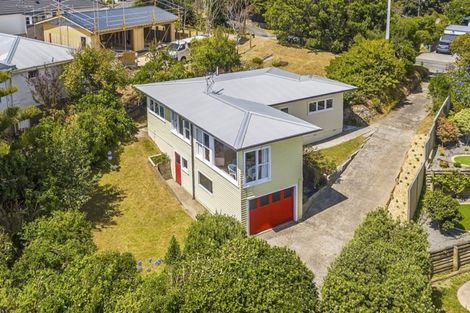 Photo of property in 25 Kahu Road, Paremata, Porirua, 5024