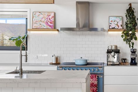 Photo of property in Luggate Park, 32 Cooper Crescent, Luggate, Wanaka, 9383