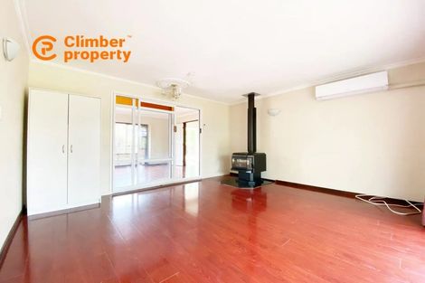 Photo of property in 11 Ravenstone Place, Chatswood, Auckland, 0626