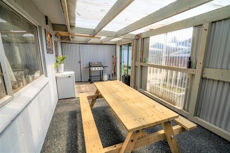 Photo of property in 100 Scott Street, Strathern, Invercargill, 9812