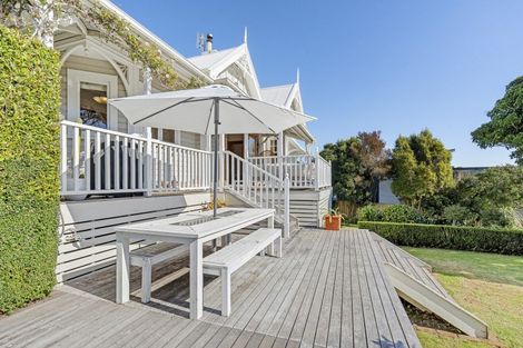 Photo of property in 62 Gilbert Street, New Plymouth, 4310