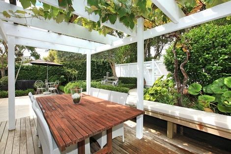 Photo of property in 1/1 Saratoga Avenue, Herne Bay, Auckland, 1011