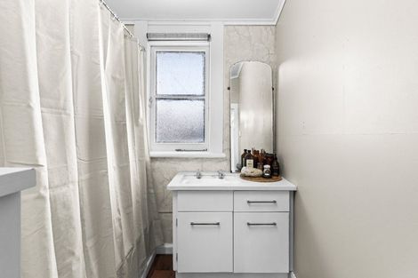 Photo of property in 2 Ashridge Road, Napier South, Napier, 4110