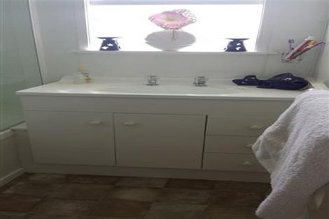 Photo of property in 27 Astor Place, Manurewa, Auckland, 2102