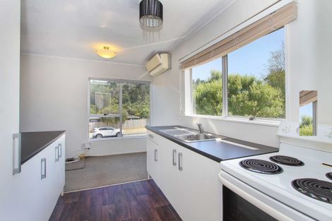 Photo of property in 2/117 Lynn Road, Bayview, Auckland, 0629