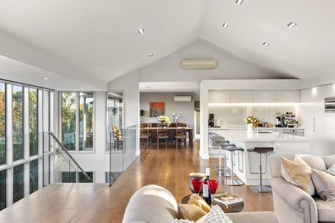 Photo of property in 86 Marine Parade, Mellons Bay, Auckland, 2014