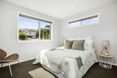 Photo of property in 2 Bell Street, Tawa, Wellington, 5028