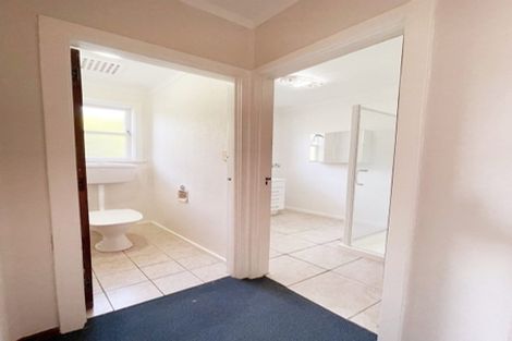 Photo of property in 34 Titirangi Road, New Lynn, Auckland, 0600