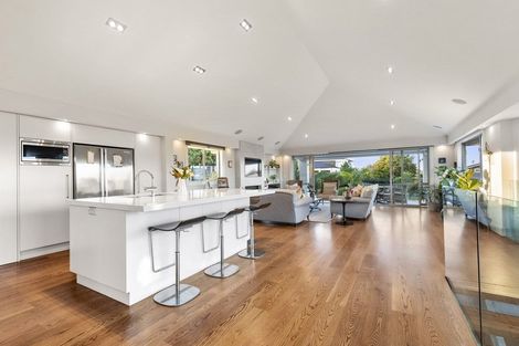 Photo of property in 86 Marine Parade, Mellons Bay, Auckland, 2014