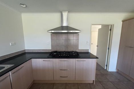 Photo of property in 2 Deerfield Place, Flat Bush, Auckland, 2019
