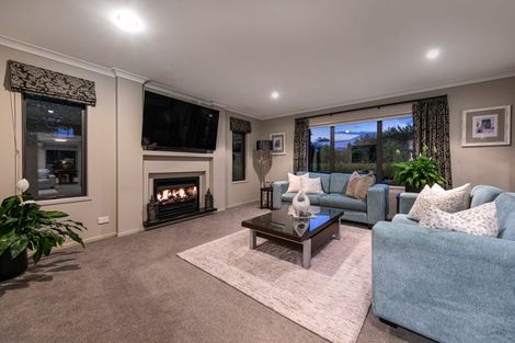 Photo of property in 2 Birchwood Grove, Greenhithe, Auckland, 0632